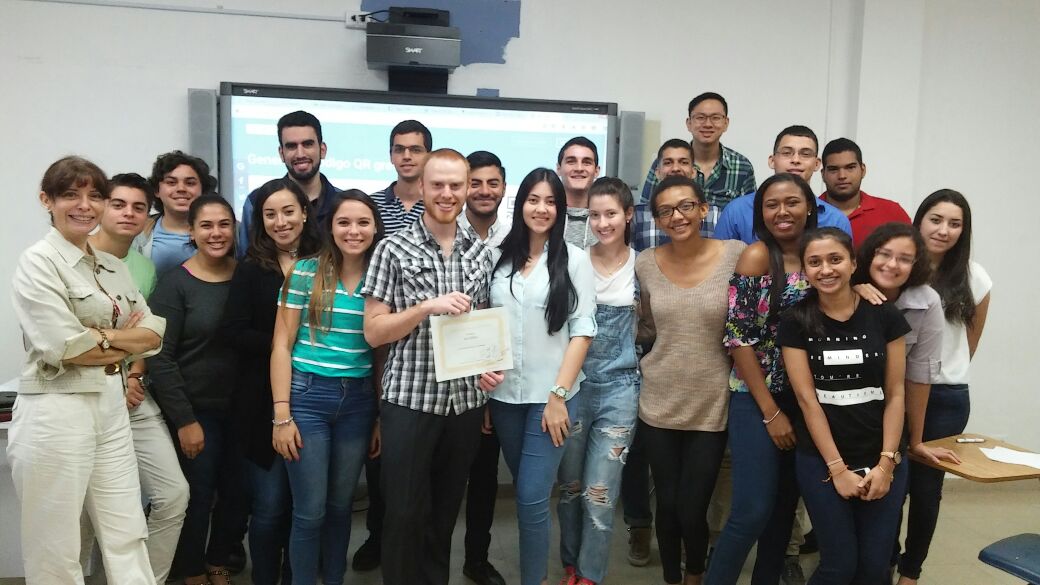 Recruiting interns. Clase de Seminario de pequeÃ±a  empresa en la USMA